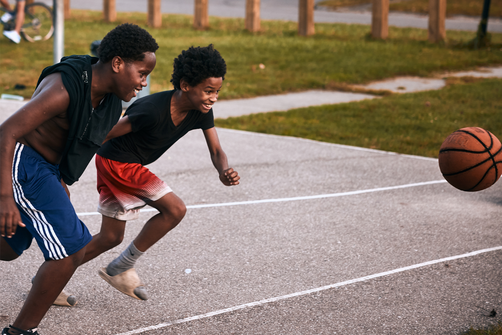 Kids are all smiles at Sarvis Park on Sept. 28, 2024. (Bryce Mata | Flintside.com)