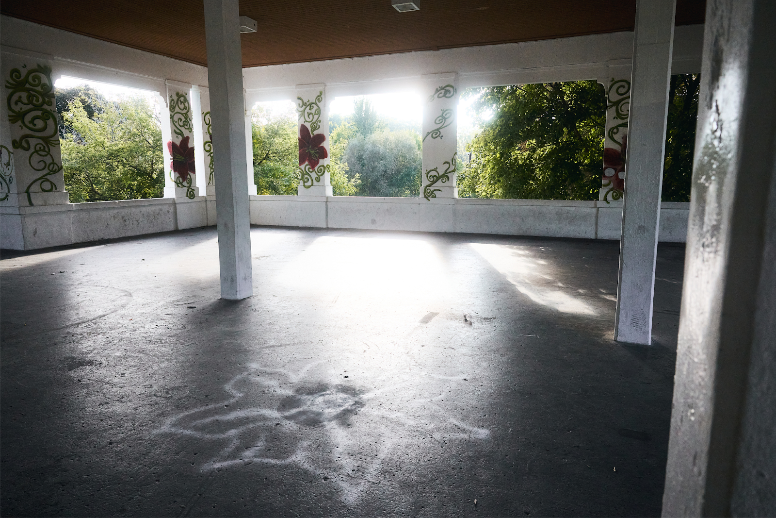 The atrium inside Kearsley Park sits as a test of time in Flint, pictured on Sept. 28, 2024. (Bryce Mata | Flintside.com)