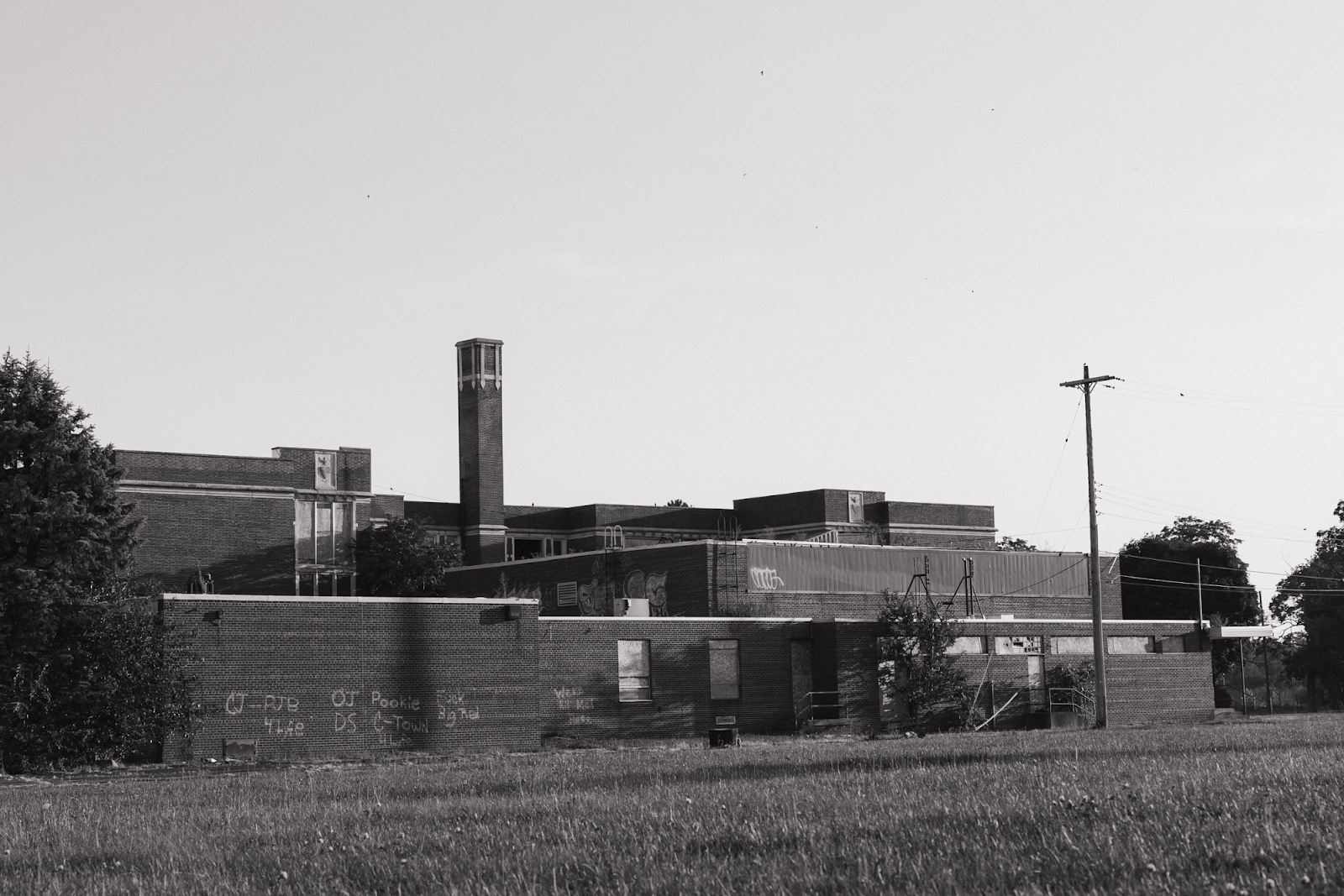 Pictured on Aug. 12, 2024, the old Civic Park school holds a memorable place in the annuals of Flint history. (Anthony Summers | Flintside.com)