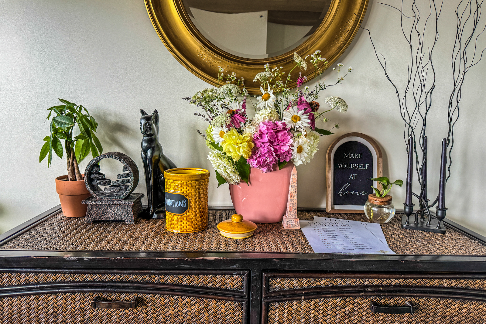 Pictured on July 13, 2024, the entrance to Hive Holistic Center exudes a positive and calming atmosphere to all guests who enter. (Xzavier Simon | Flintside.com)