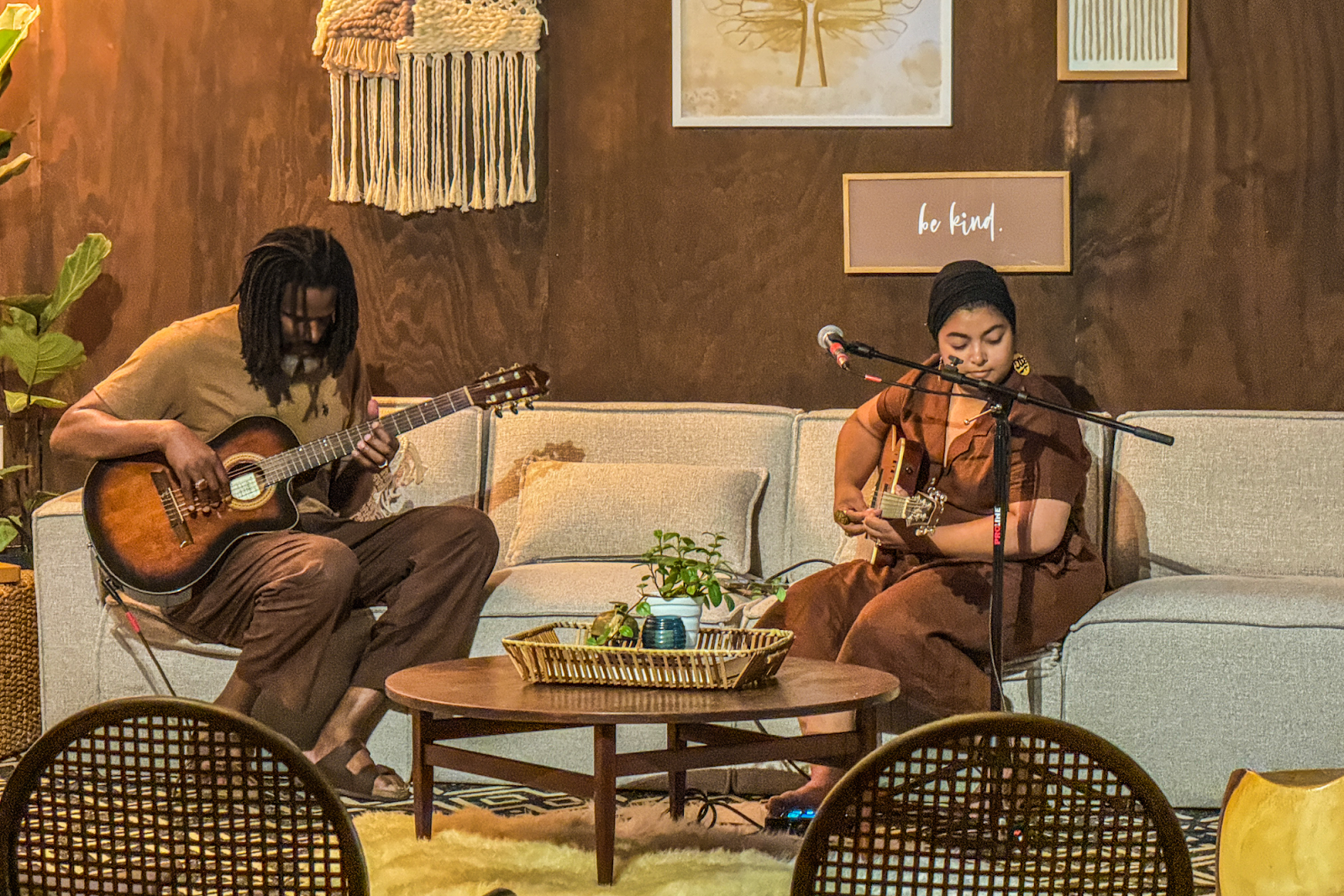A gentle session of musical medicine with Tazeen and Lu Fuki filled the space with serenity on July 13, 2024. (Xzavier Simon | Flintside.com)