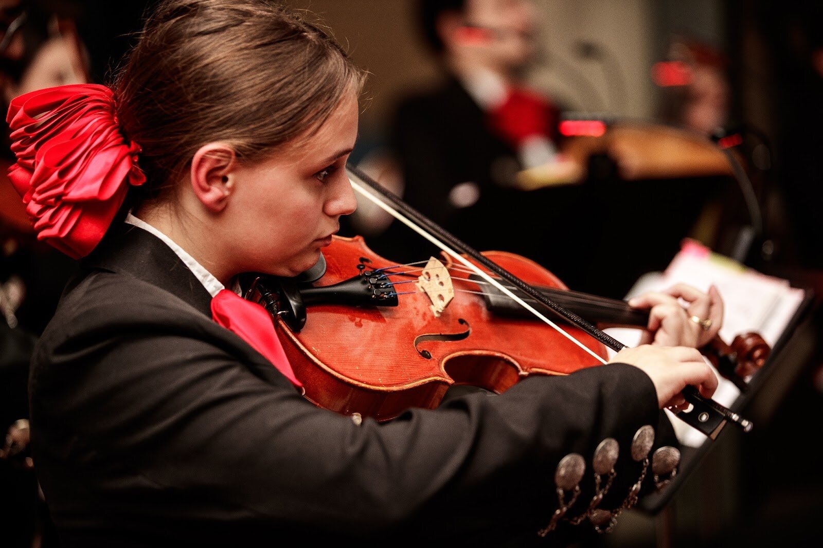 El Ballet Folklórico Estudiantil performs during Mott Community College’s Technology Division’s Hispanic Heritage Month Celebration at the Regional Technology Center in Flint on Thursday, Sept. 28, 2023. (Jenifer Veloso | Flintside.com)
