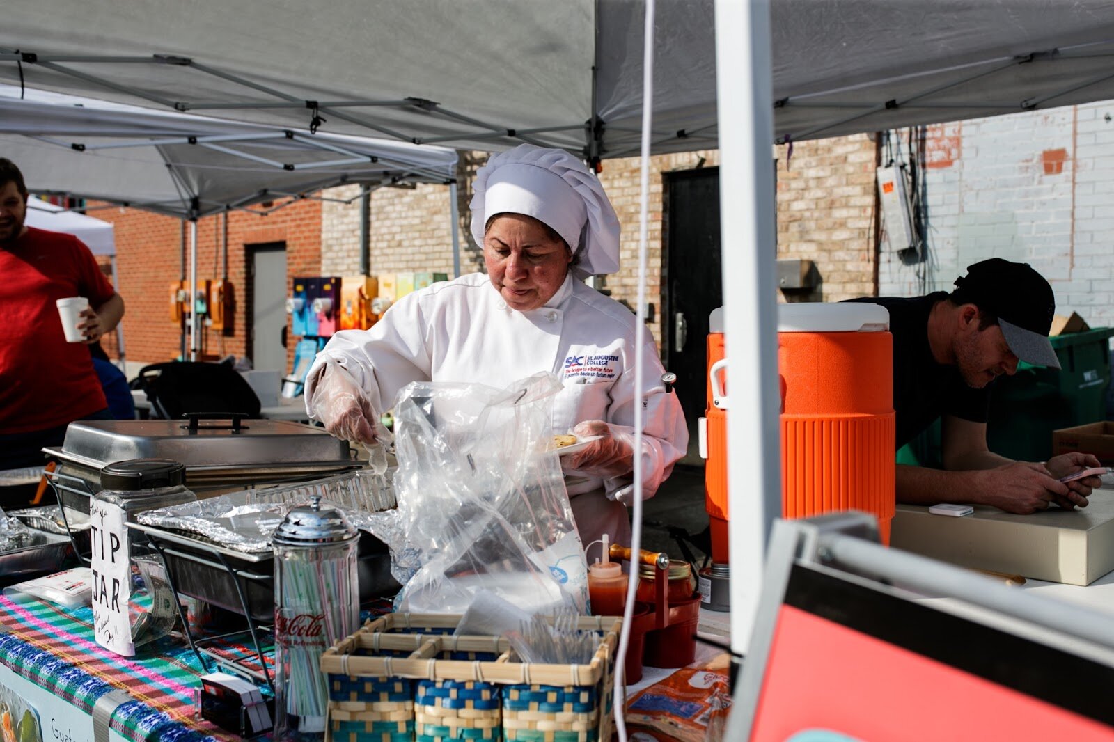 Fresh authentic Hispanic foods are served during the Latinx Technology & Community Center’s Cinco de Mayo celebration on Friday, May 5, 2023, in Buckham Alley in downtown Flint. (Jenifer Veloso | Flintside)
