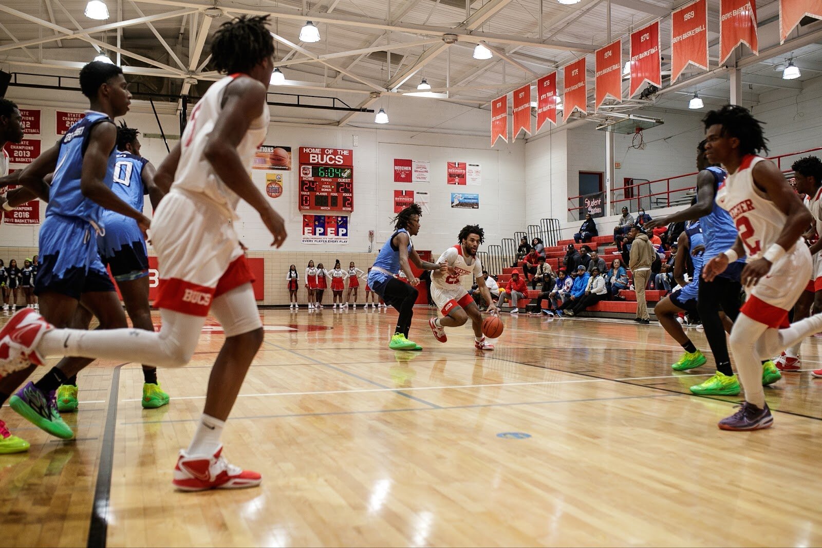 Beecher senior Robert Lee Jr drives into the paint during the boys' varsity basketball game on Saturday, Feb. 18, 2023, at the Moses Lacey Fieldhouse in Mount Morris. Beecher defeated Hamady 48-43. (Jenifer Veloso | Flintside)
