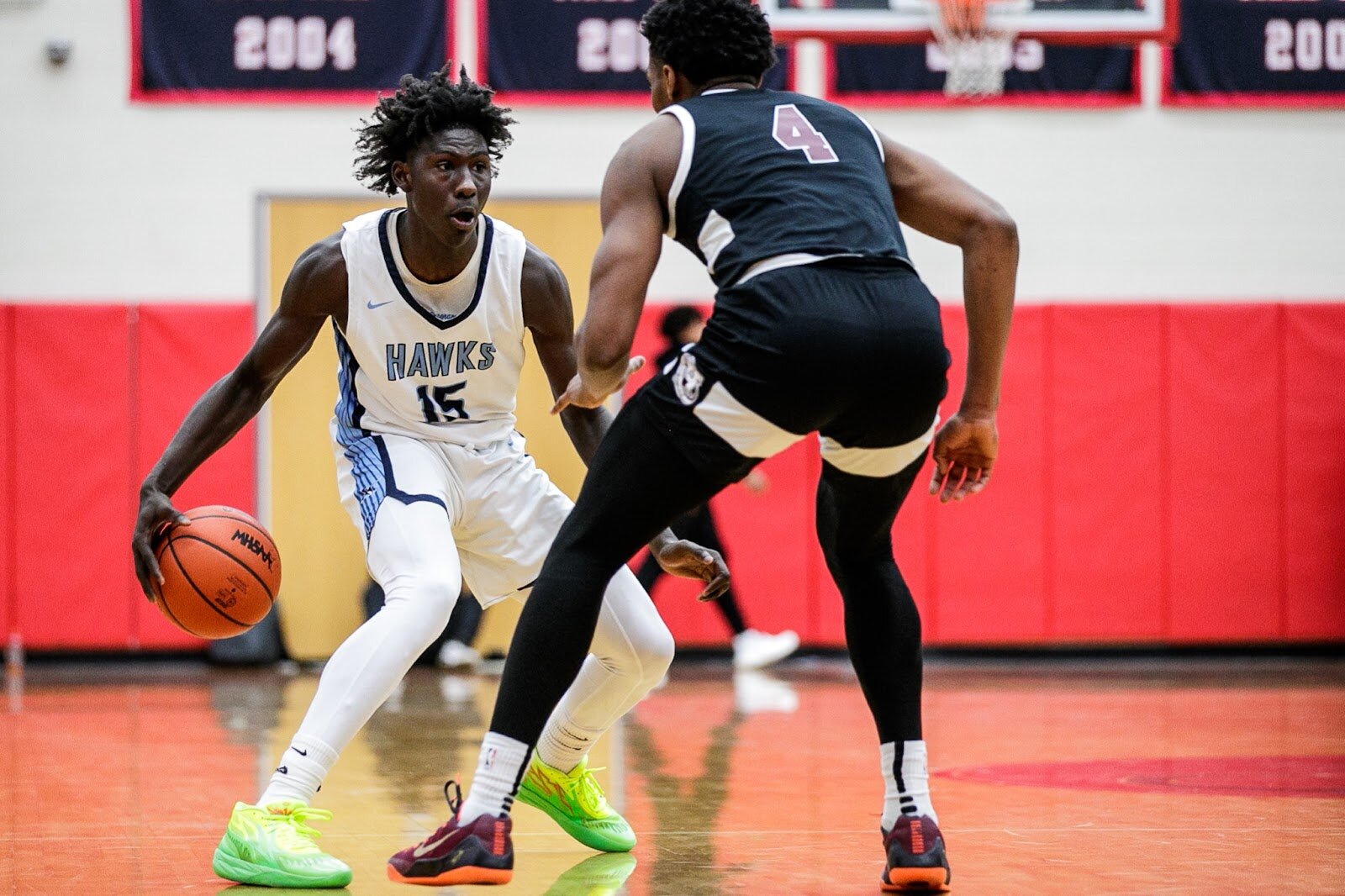 Hamady Amari’Yunn Blythe maintains possession of the ball during the Hamady vs Hamtramck game at Grand Blanc High School for The Carmody Classic on Saturday, Jan. 07, 2022. Hamady defeated Hamtramck 70-55 (Jenifer Veloso | Flintside)
