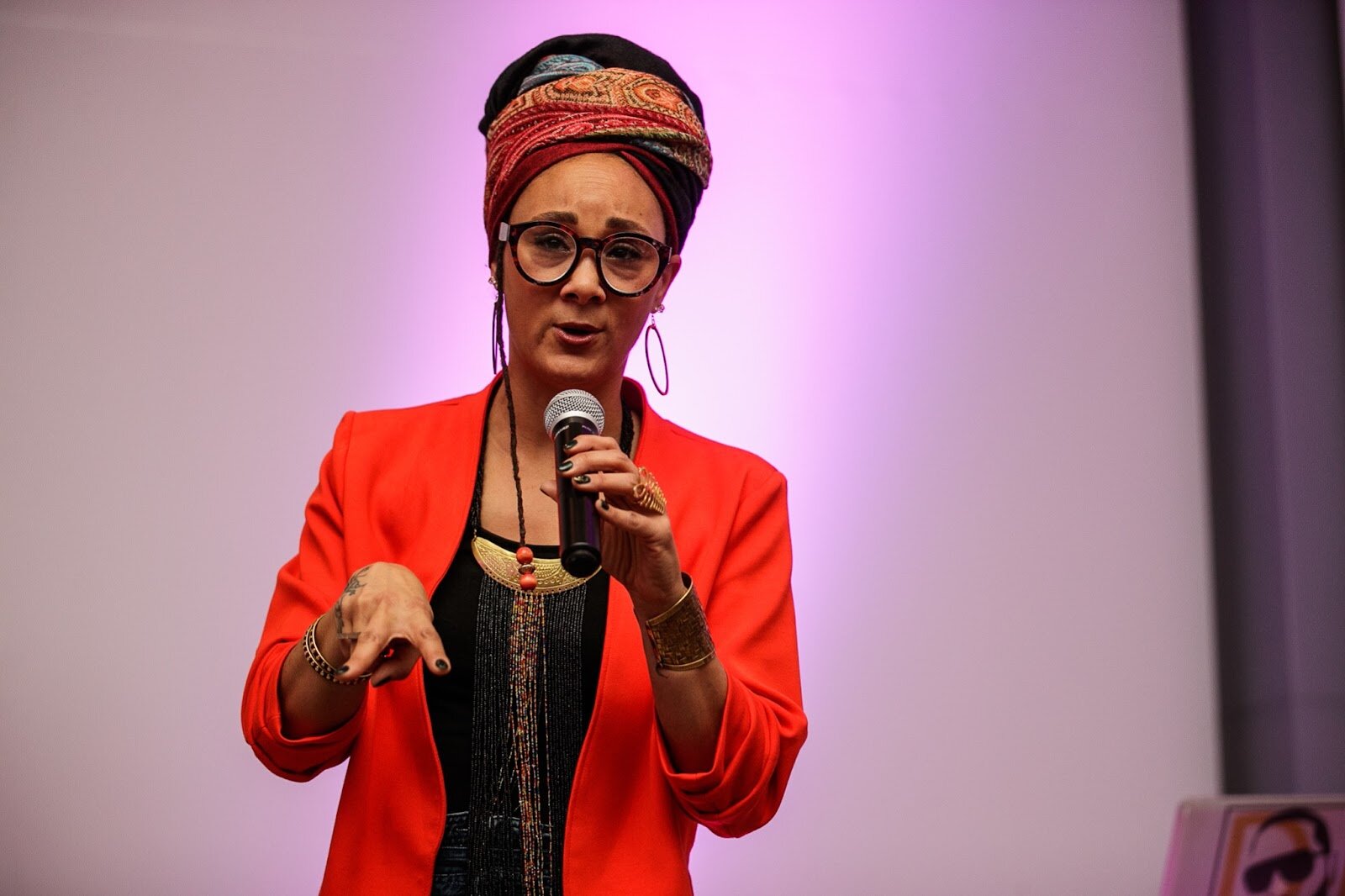 Mama Sol gives her speech after receiving the Trailblazer award during the third annual Toast Awards, hosted by Beats x Beers, at the Flint Institute of Arts on Saturday, Dec. 17, 2022. (Jenifer Veloso | Flintside)
