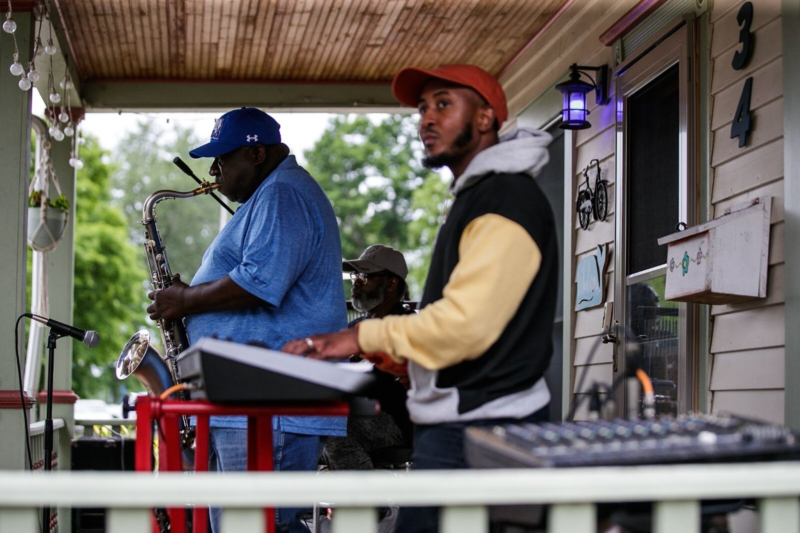 Live Music flows from the porches of Carriage Town during Porch Fest on Friday, July 15, 2022. (Jenifer Veloso | Flintside)