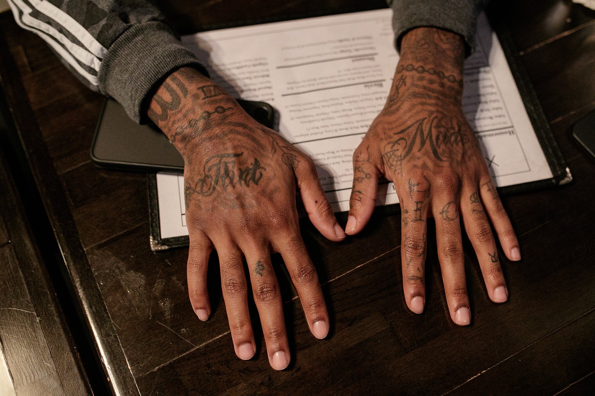 Over 130 individual tattoos decorate Jay Kay's body, including the phrase "Flint Made" on his hands.