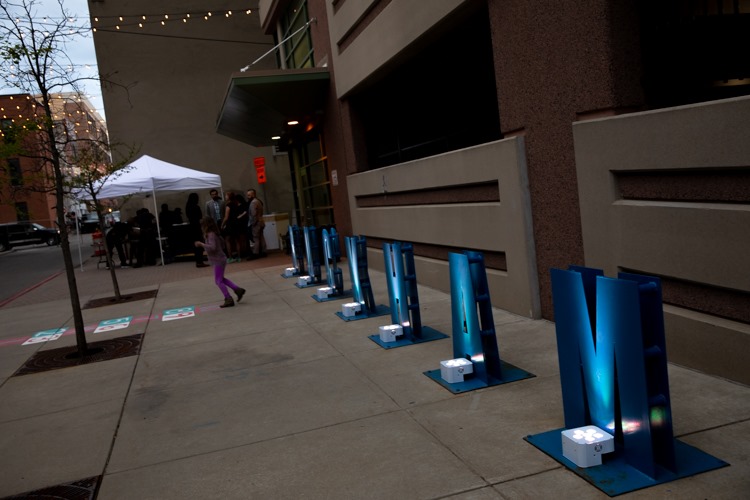 Diners also got to see the alley and downtown skyline transform at sunset. 